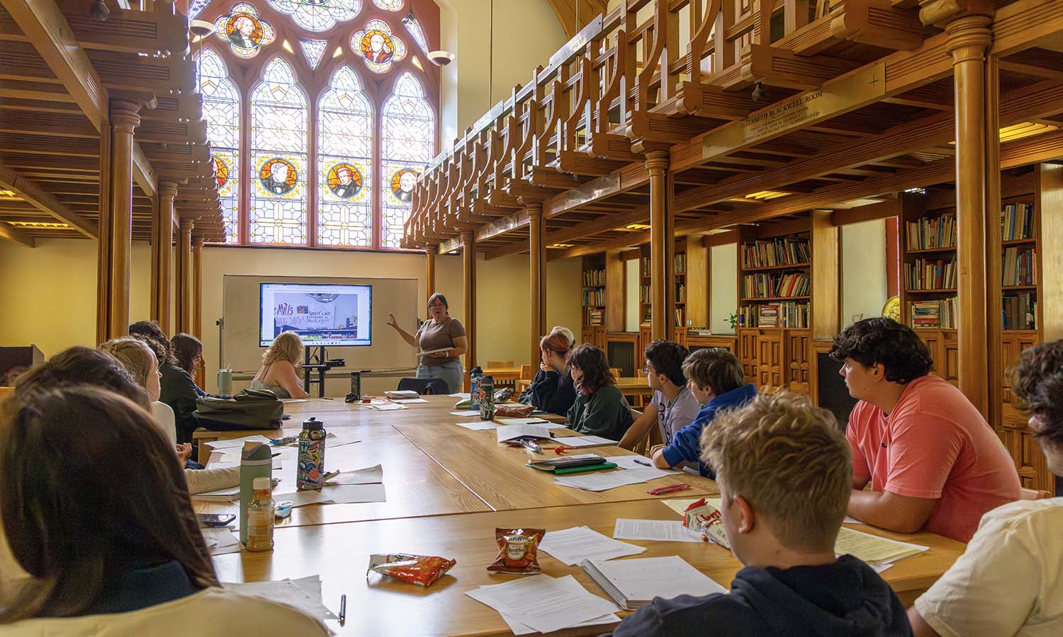 In the Blackwell Room, Professor of English and Creative Writing Anna Creadick outlines the semester for the FSEM “Road Trips.” 