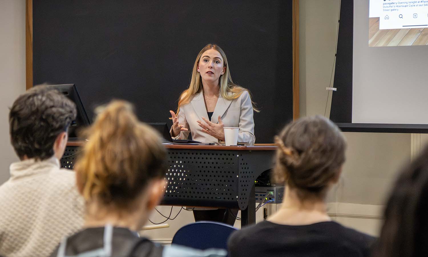In Houghton House, Associate Director at Pace Gallery Bailey Carter ’19 speaks to art and architecture students about navigating the dynamic art world post-graduation and the multifaceted roles within a contemporary gallery. 