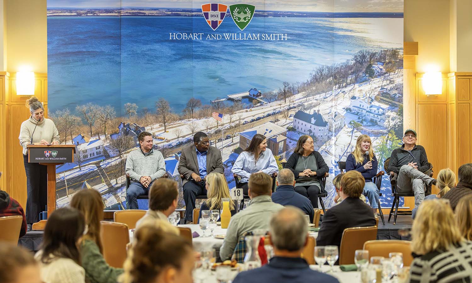 Associate Provost Susan Pliner leads a mentorship panel with Will Jones ’26, Associate Professor of Politics DeWayne Lucas, Katya Romaniuk ‘26, Professor of Economics Joyce Jacobsen, Fiona Howes ’27 and Associate Professor of Geoscience David Finkelstein during the admissions open house. 