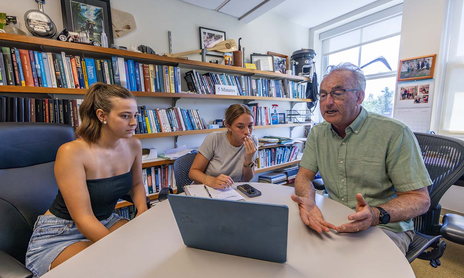 In coordination with Stuart Brodsky ’85, Emma Butry ‘27 and Aryanna Burbas ‘27 join Professor of Business Management and Entrepreneurship Tom Drennen to analyze the efficacy of building standards in NYC that seek to sharply reduce greenhouse gas emissions. 