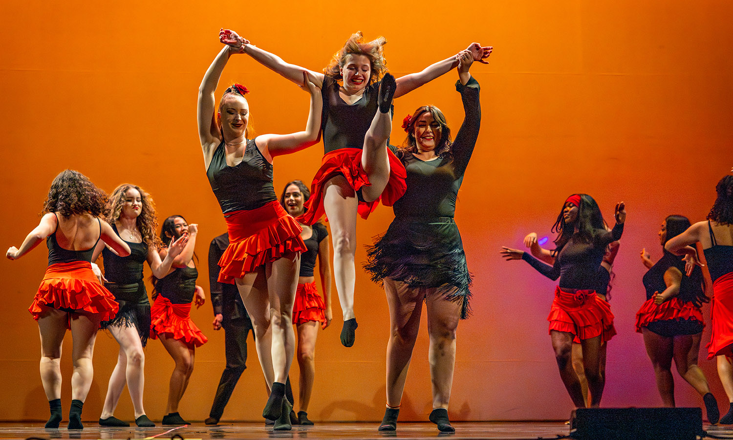 “Calentura” choreographed by Karen Padilla ’27 and Mia Ines Meneses ‘29. 