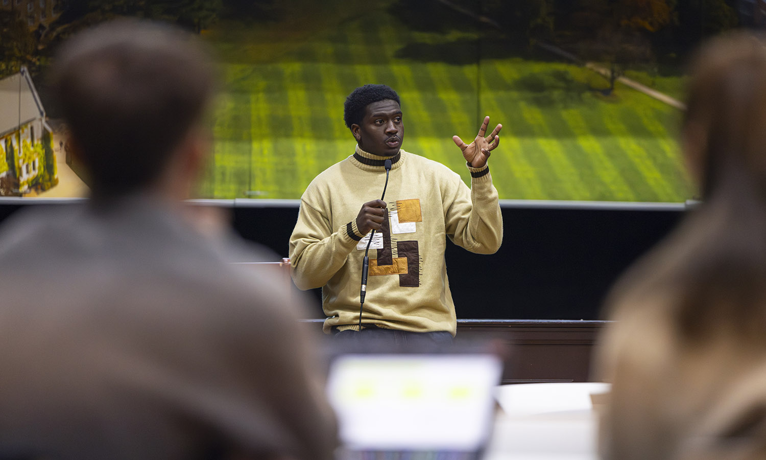 David Charles '27 presents at IdeaLab, a five-week program designed to help HWS students turn ideas into reality through workshops, mentoring and peer feedback. 