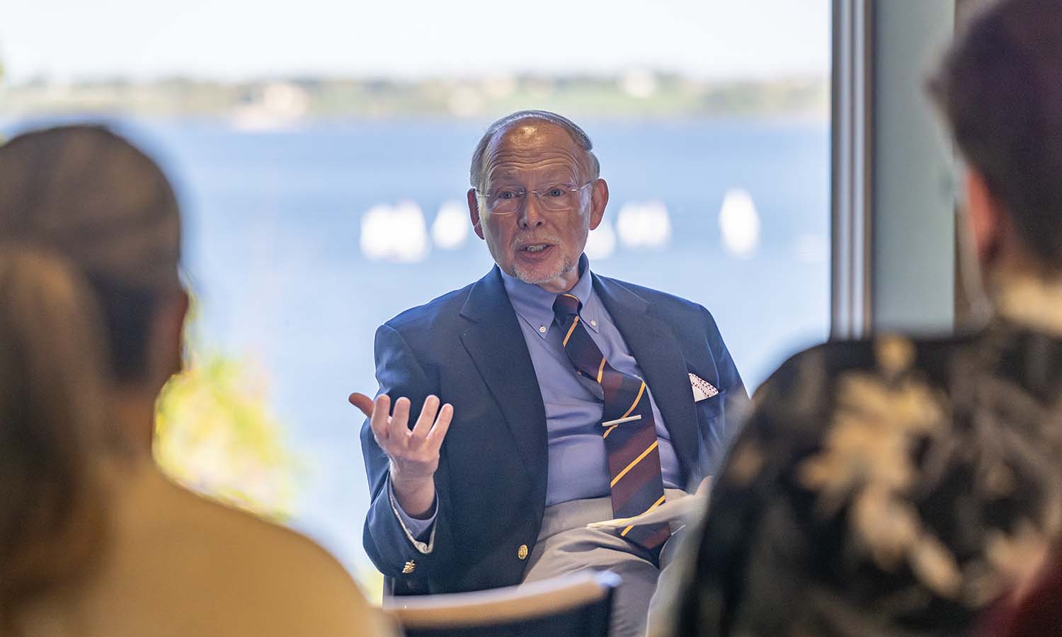 Dr. Arnold Cohen ’71, P’05 speaks about his career path with pre-med students and the Director for Fellowships and Health Professions Advising Scott MacPhail. 