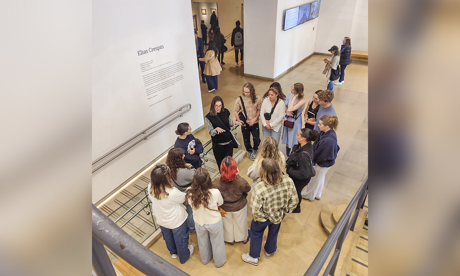 In Museo de Bellas Artes, Associate Professor of Art and Architecture Angelique Szymanek speaks about the history of collecting artwork. During the trip, students explored how Buenos Aires expresses Argentine identity through its art, architecture, music, food and cultural traditions. 