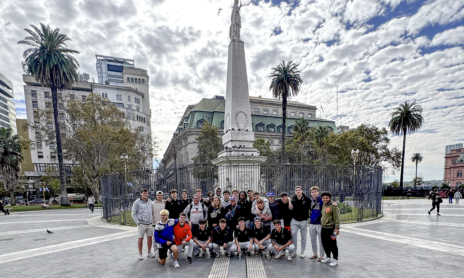 The Hobart soccer team visited Buenos Aires, Argentina and learned about its rich culture as it took a tour through the heart of downtown. 