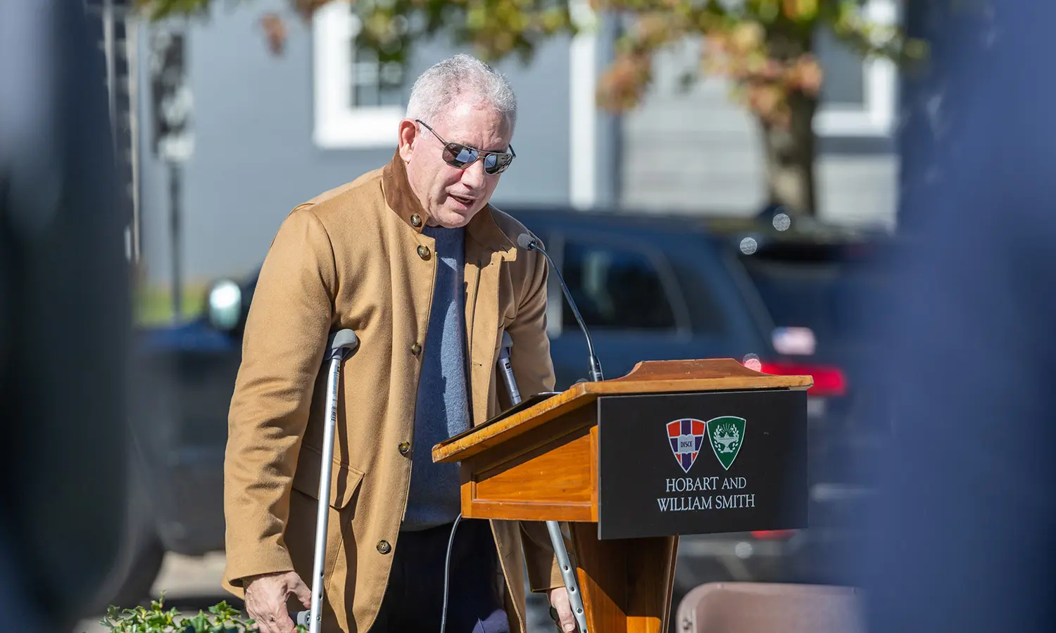 Former HWS Trustee Stuart Piltch '82, P '11 speaks during the unveiling of the Piltch Family Commons. 