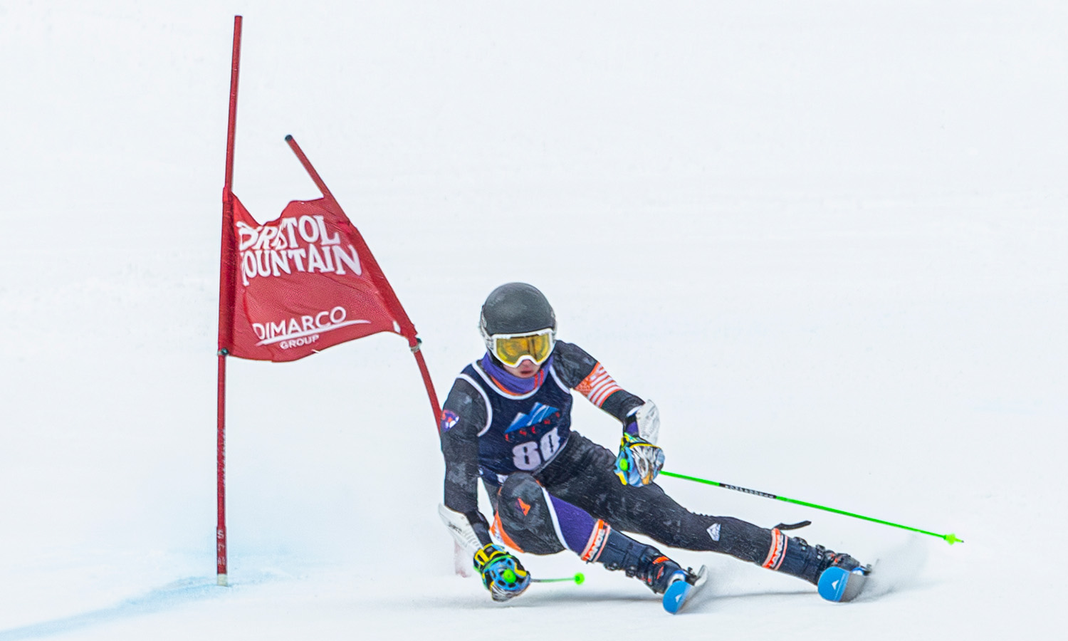 Will Patton ’28 skis the giant slalom at Bristol Mountain. Patton won the event and helped Hobart take first-place overall. 