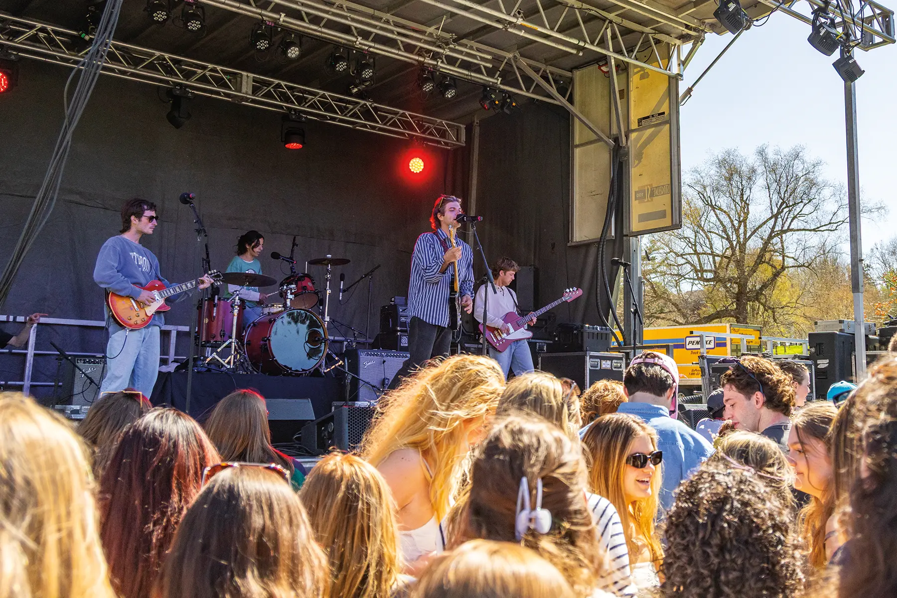 Arcy Drive performing on the Folk Fest stage