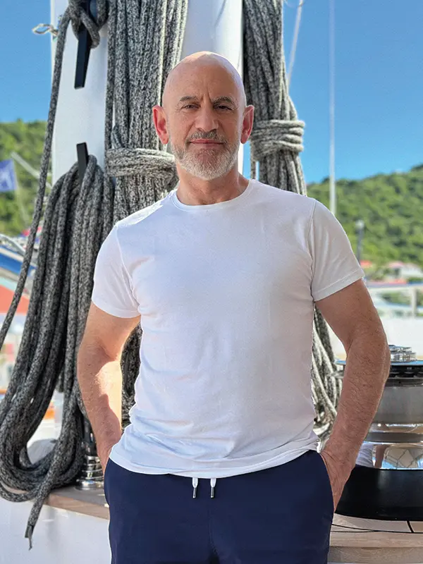 Mitchell Schear '80