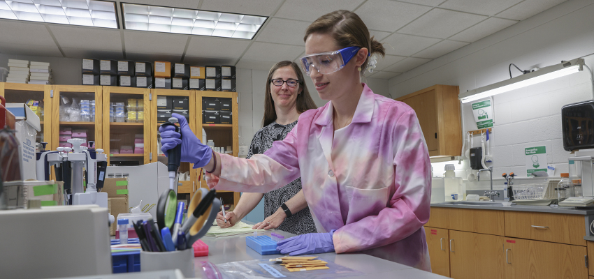 Sipos 23 Honored by Botanical Society of America Hobart and William Smith Colleges