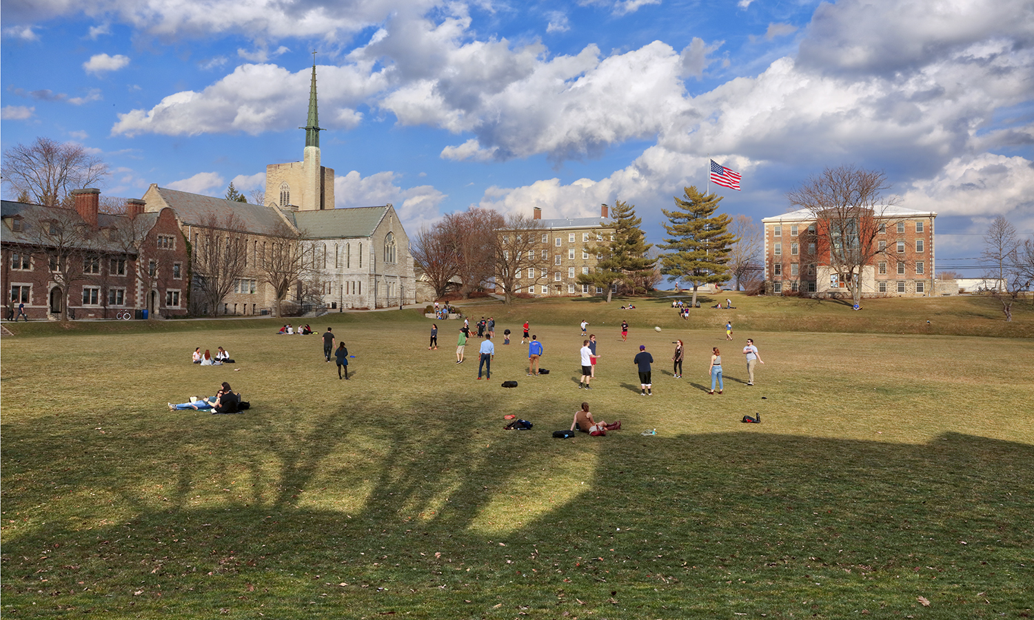 Students enjoy a sunn