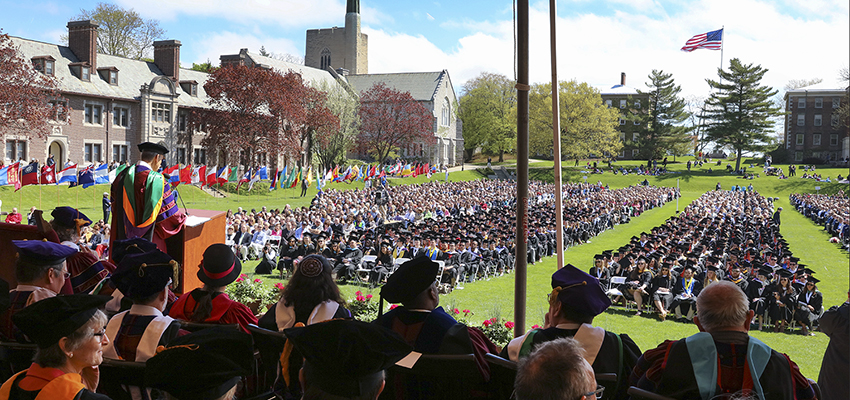Grotzinger Tells Graduates: Embrace New Challenges as Gifts