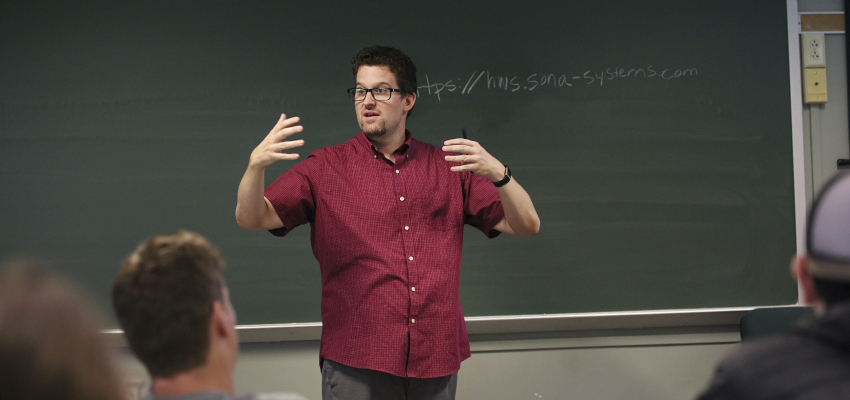 Ashdown Publishes on Conducting Research with Undergraduates